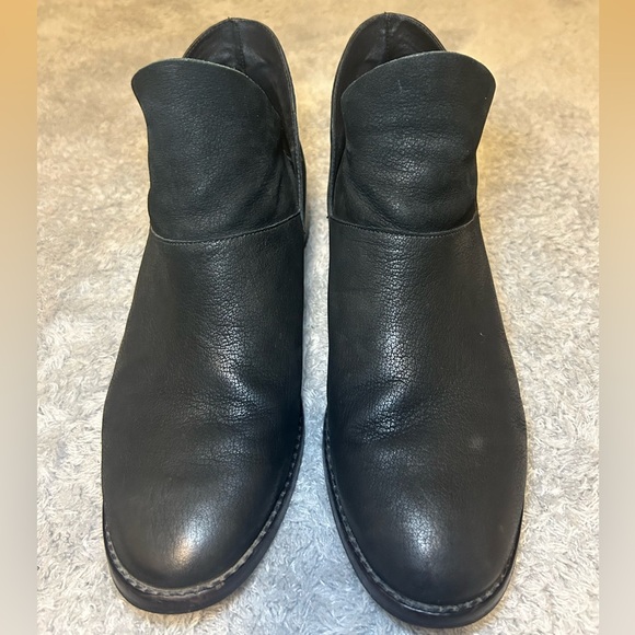 Eileen Fisher Vero Cuoio Slip-On Black Leather Ankle Booties Women’s, Size 9 - Picture 10 of 13
